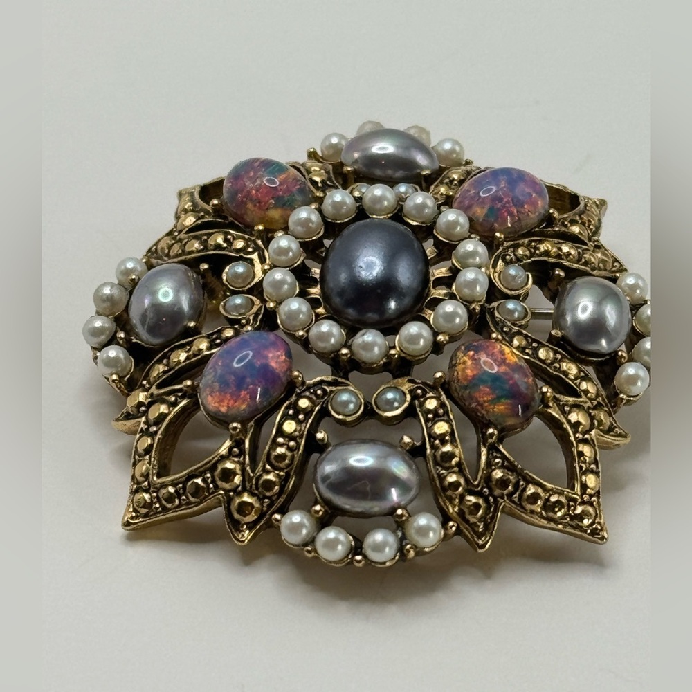 Faux opal and pearl Victorian revival brooch - Picture 2 of 5